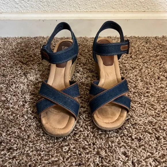 Clark: Denim Wedge Sandals with Ankle Strap – Size 7 - Picture 3 of 8